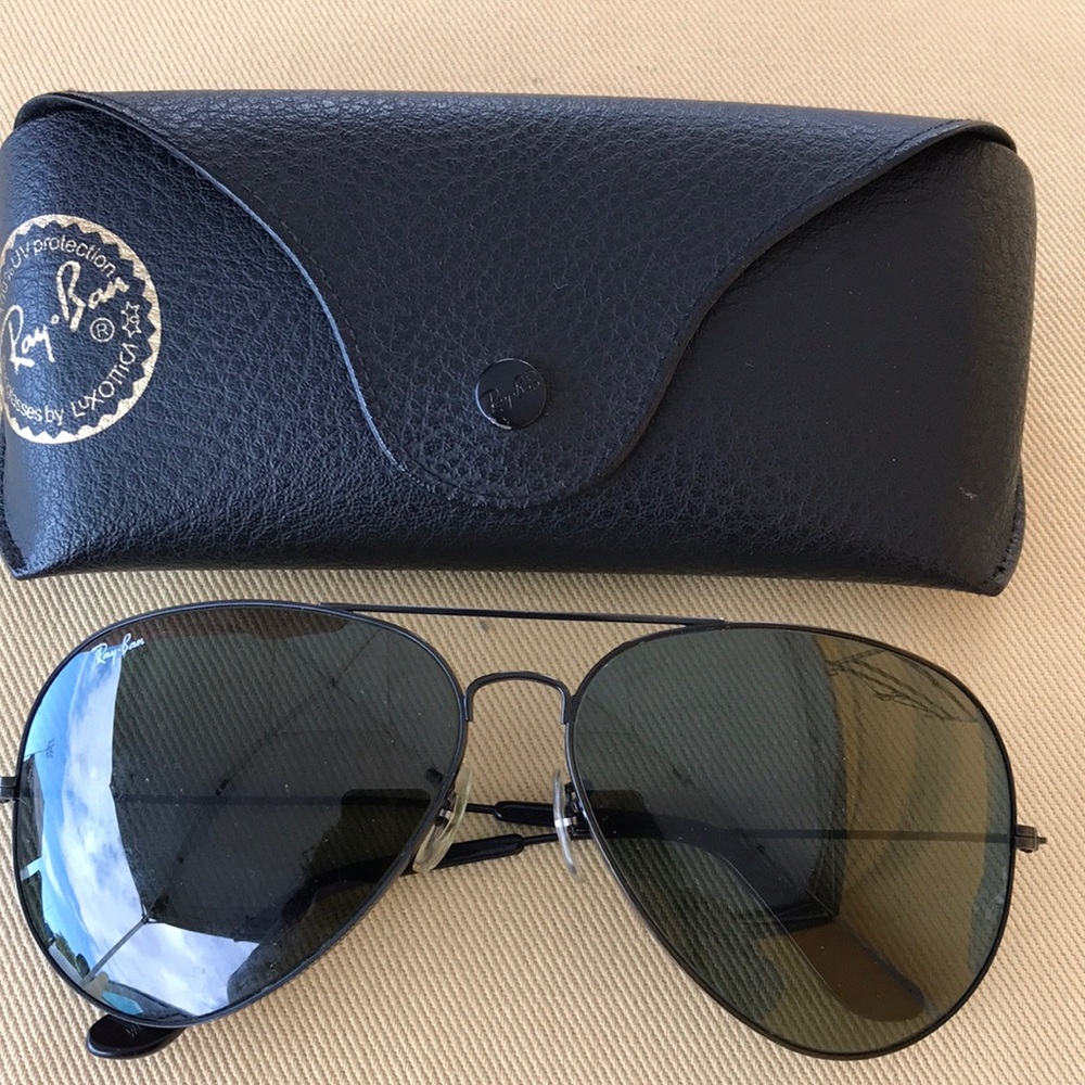 SOLD Ray Ban sunglasses 🕶 in good condition